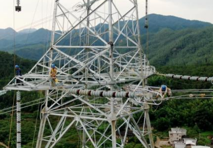 閩粵電力聯網線路工程全線貫通